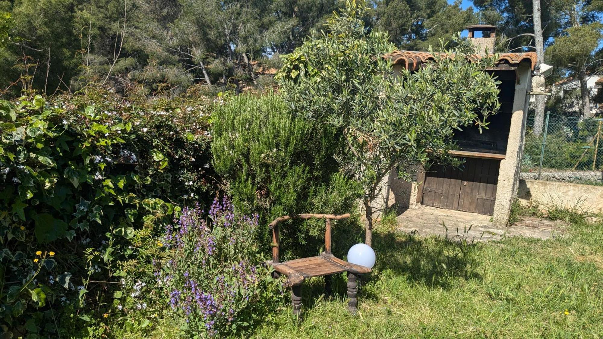 Maisonnette Kalis Calme Avec Climatisation Parking Jardin Cadre Campagne Plages A Pieds Бандоль Экстерьер фото
